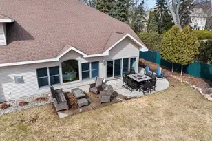 957 Brighton Dr, Menasha, WI 54952 - Photo 8