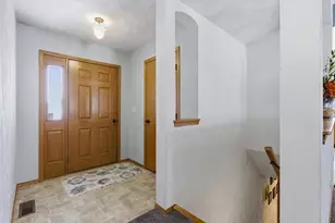 2294 Meadow Heights Cir, Neenah, WI 54956 - Photo 12