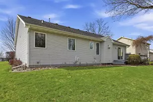 2294 Meadow Heights Cir, Neenah, WI 54956 - Photo 30