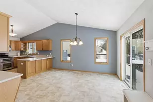 2294 Meadow Heights Cir, Neenah, WI 54956 - Photo 8