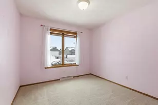 2294 Meadow Heights Cir, Neenah, WI 54956 - Photo 18