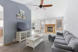 2294 Meadow Heights Cir, Neenah, WI 54956 - Photo 10