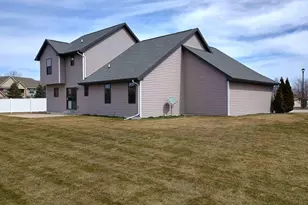 600 Castlestone Ct, Hobart, WI 54155 - Photo 28