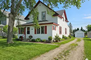 429 Pine River St, Redgranite, WI 54970 - Photo 2