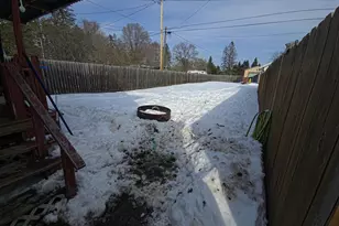 429 Pine River St, Redgranite, WI 54970 - Photo 8