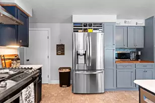 2709 Summerset Cir, Suamico, WI 54173 - Photo 10