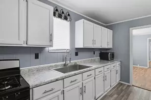 513 School Ave, Oshkosh, WI 54901 - Photo 8