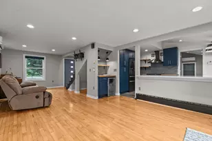 2084 S Point Comfort Rd, Oshkosh, WI 54902 - Photo 14