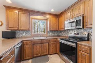 4734 Maple Dr, Green Bay, WI 54313 - Photo 10