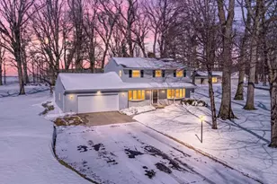 4734 Maple Dr, Green Bay, WI 54313 - Photo 1