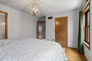 911 S 7th St, De Pere, WI 54115 - Photo 28