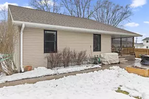 911 S 7th St, De Pere, WI 54115 - Photo 54