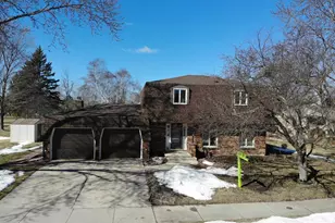 1175 Maricopa Dr, Oshkosh, WI 54904 - Photo 1