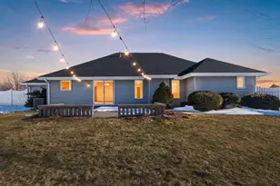 401 Lantern Ln, De Pere, WI 54115 - Photo 2