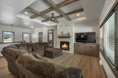 4073 Brussels Way, Green Bay, WI 54313 - Photo 2