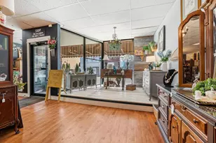 811 Oregon St, Oshkosh, WI 54902 - Photo 4