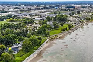 1751 E Shore Cir, Green Bay, WI 54302 - Photo 8