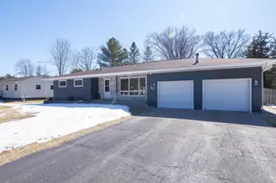 707 Sunset Dr, Redgranite, WI 54970 - Photo 8