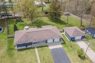 707 Sunset Dr, Redgranite, WI 54970 - Photo 4