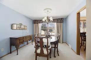 705 S Goldenrod Dr, Appleton, WI 54914 - Photo 4