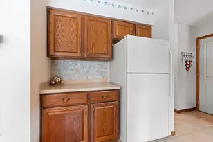 2911 Ridgeway Dr, Neenah, WI 54956 - Photo 8