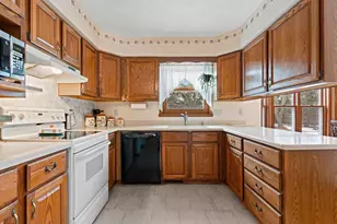 2911 Ridgeway Dr, Neenah, WI 54956 - Photo 6