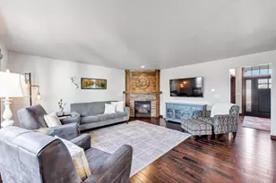 2011 Whistling Swan Cir, De Pere, WI 54151 - Photo 16