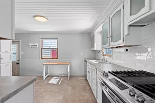 1623 Jay Ln, Green Bay, WI 54304 - Photo 10