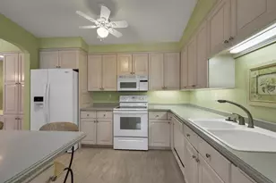 1600 Rustic Oaks Ct, Green Bay, WI 54301 - Photo 18