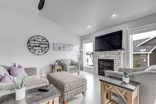 2701 W Fallen Oak Dr, Appleton, WI 54913 - Photo 10