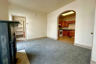 556 Jefferson St, Oshkosh, WI 54901 - Photo 2