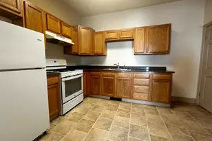 556 Jefferson St, Oshkosh, WI 54901 - Photo 4