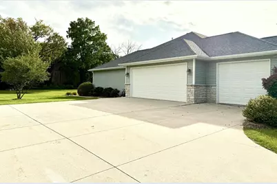 1604 Bellevue Boulevard, Fond du Lac, WI 54937 - Photo 32