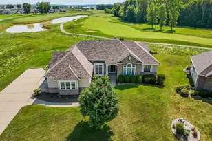 581 Royal Saint Pats Dr, Wrightstown, WI 54180 - Photo 4