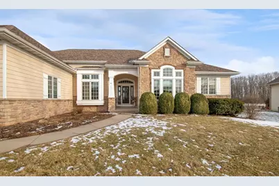 581 Royal St Pats Drive, Wrightstown, WI 54180 - Photo 4