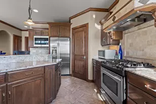 581 Royal Saint Pats Dr, Wrightstown, WI 54180 - Photo 22