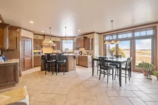581 Royal Saint Pats Dr, Wrightstown, WI 54180 - Photo 14