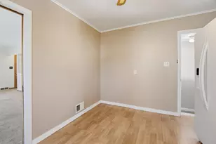 543 4th St, Fond du Lac, WI 54935 - Photo 12