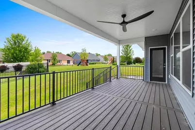 920 Clover Court, Menasha, WI 54952 - Photo 8