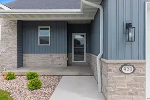 920 Clover Ct, Menasha, WI 54952 - Photo 4