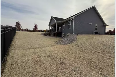 920 Clover Court, Menasha, WI 54952 - Photo 4