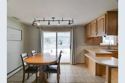 929 Marvelle Lane, Green Bay, WI 54304 - Photo 8