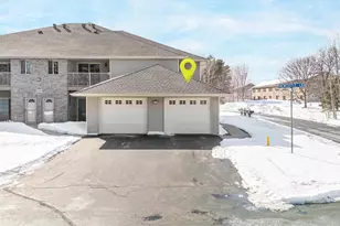 4735 N Newcastle Ln, Appleton, WI 54913 - Photo 2