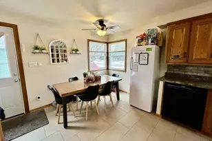 918 Grognet St, Green Bay, WI 54302 - Photo 2