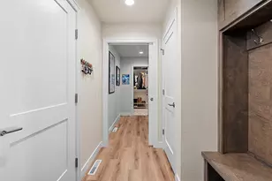 2555 Willow Ct, Green Bay, WI 54311 - Photo 34