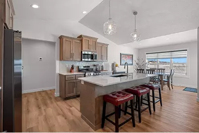 2555 Willow Court, Green Bay, WI 54311 - Photo 12