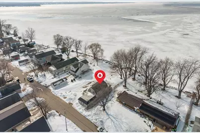 2963 Sunset Point Lane, Oshkosh, WI 54904 - Photo 6