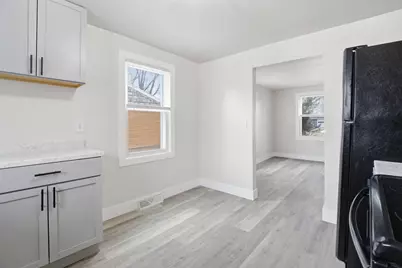 133 W Peckham Street, Neenah, WI 54956 - Photo 10