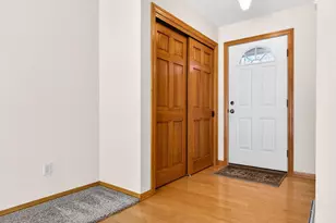 4745 Westbrook Ct, Appleton, WI 54913 - Photo 2