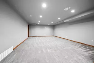 2332 Oak Ridge Cir, De Pere, WI 54115 - Photo 22